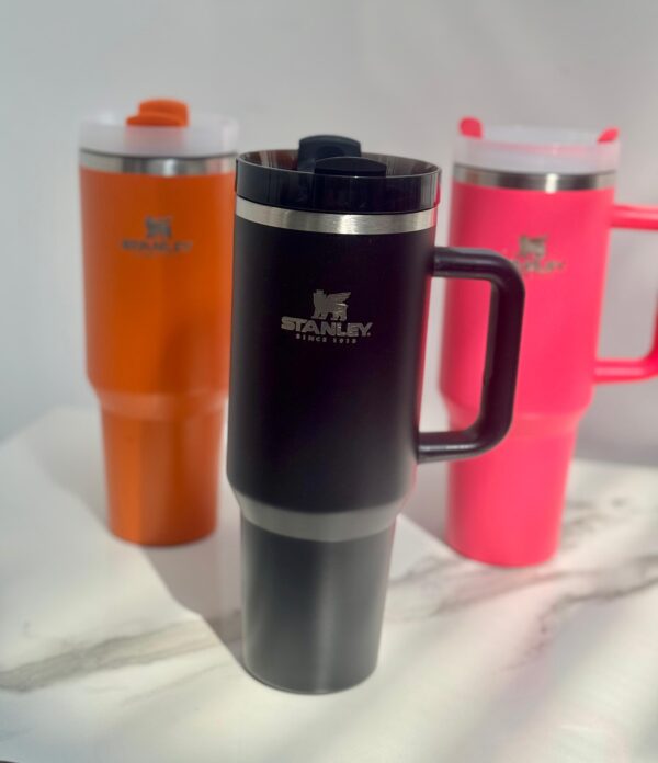 WhatsApp Image 2025-09-23 at 11.23.06 VASOS QUENCHER STANLEY